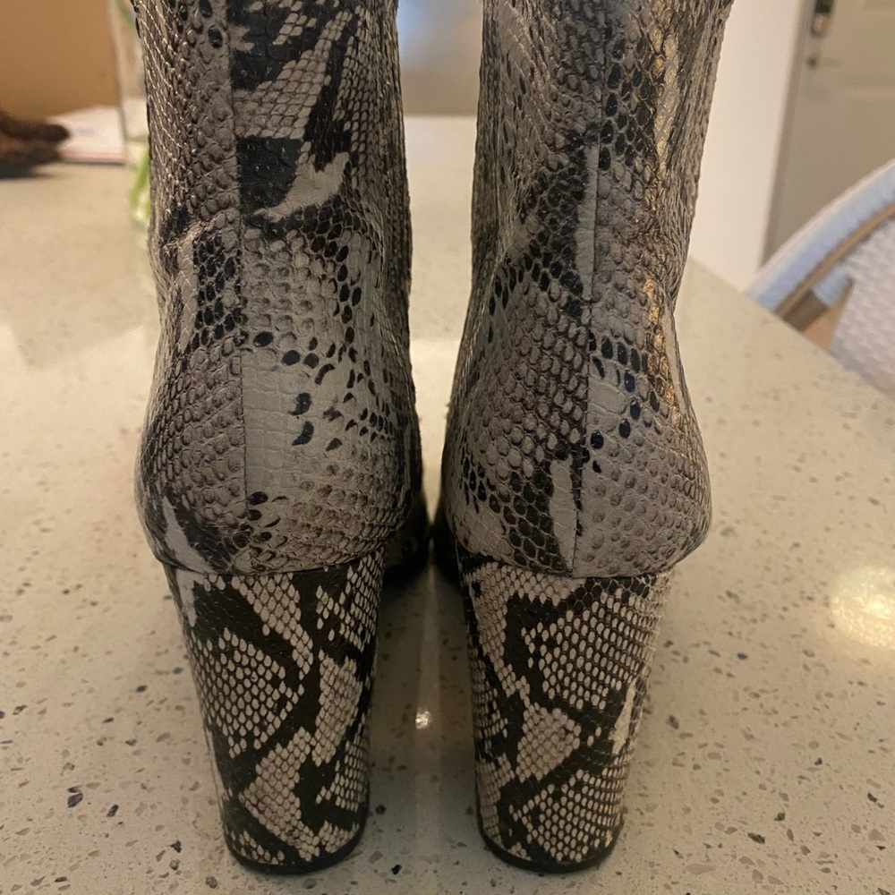 Seychelles Accordion Black And White Python Leath… - image 6